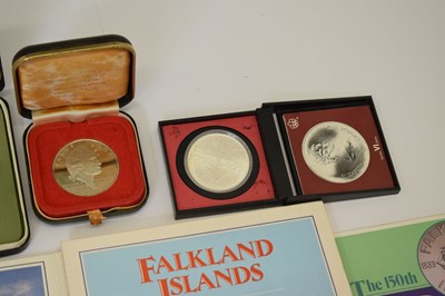 Lot 303 - Collection of world coinage to include Canadian dollars, Guyana proof set, etc