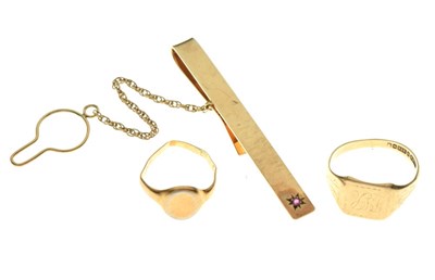 Lot 86 - 9ct gold signet ring, another gold signet ring, and a 9ct gold tie clip