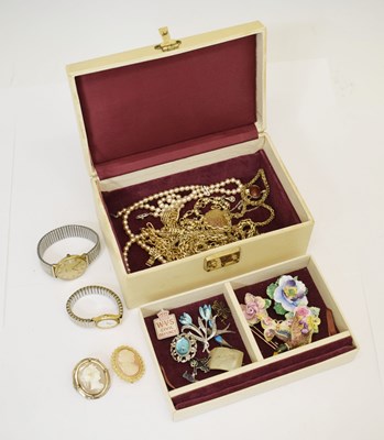 Lot 181 - Small quantity of costume jewellery