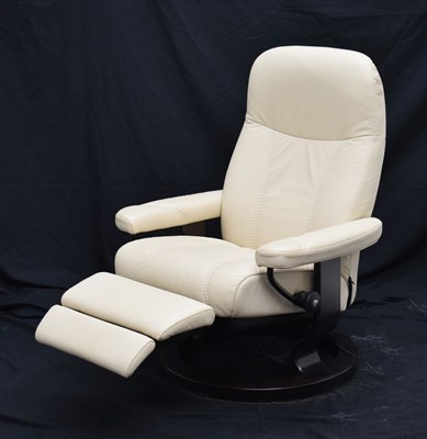 Lot 755 - Stressless cream leatherette electric reclining armchair