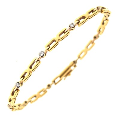 Lot 142 - Diamond set fancy link bracelet