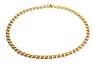 Lot 121 - 9ct gold collar