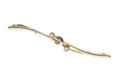 Lot 86 - 15ct gold and platinum diamond set bar brooch