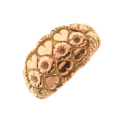 Lot 79 - Early 20th century 9ct rose gold ring decorated with hearts and flowers