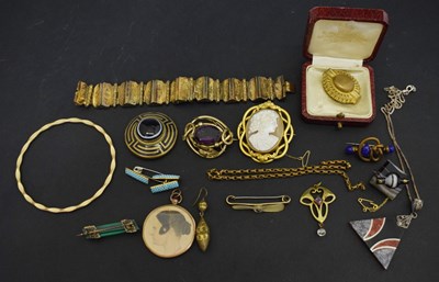 Lot 173 - Collection of Victorian and later costume jewellery