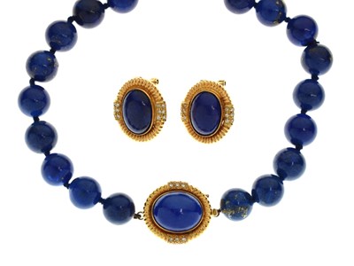 Lot 119 - Lapis lazuli beaded necklace