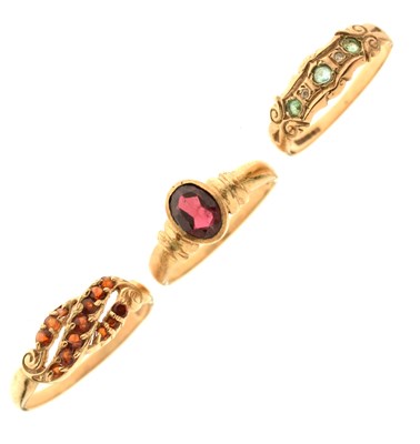 Lot 69 - Garnet  single stone 9ct gold ring