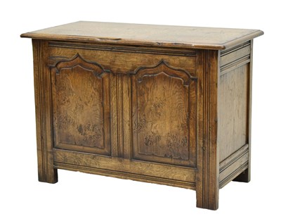 Lot 576 - Small George III-style oak two-panel coffer