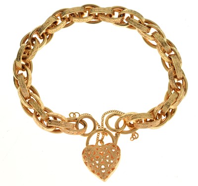 Lot 149 - 9ct gold fancy belcher-link bracelet