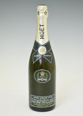 Lot 36 - Moët et Chandon vintage Silver Jubilee Cuvée Champagne 1977