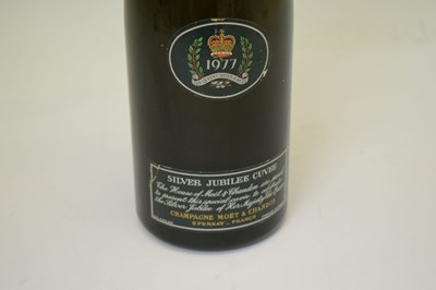 Lot 36 - Moët et Chandon vintage Silver Jubilee Cuvée Champagne 1977