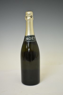 Lot 36 - Moët et Chandon vintage Silver Jubilee Cuvée Champagne 1977