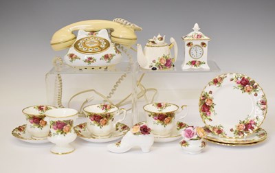 Lot 33 - Small collection of Royal Albert 'Old Country Roses' pattern teawares