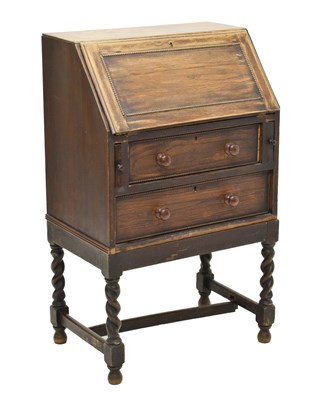 Lot 41 - Early 20th century oak bureau