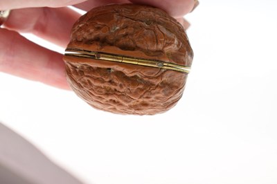 Lot 194 - 19th century miniature sewing etui