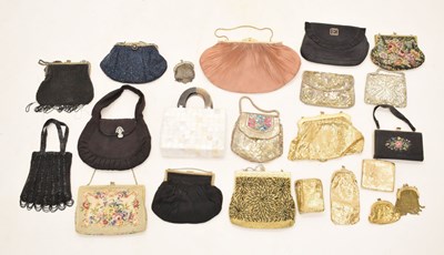 Lot 295 - Quantity of evening bags, etc