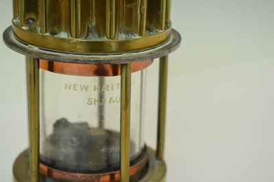 Lot 318 - Miners safety lamp