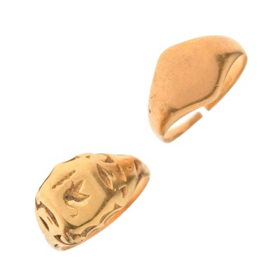 Lot 123 - Two gold signet rings