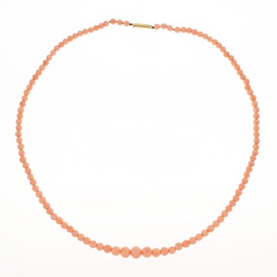 Lot 145 - Coral graduated bead necklace