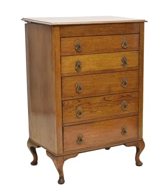 Lot 89 - Early 20th century oak dressing chest