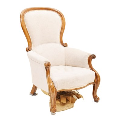 Lot 563 - Victorian spoon back chair