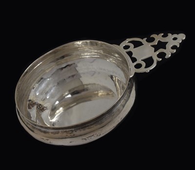 Lot 101 - William III Britannia standard silver bleeding bowl or porringer