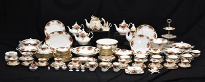 Lot 514 - Extensive collection of Royal Albert 'Old Country Roses' tables wares