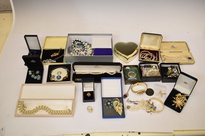 Lot 100 - Assorted costume jewellery to include Trifari, Michaela Frey, Ciro and Swarovski