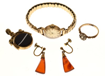 Lot 97 - Small group of jewellery