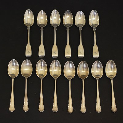 Lot 187 - Two sets of silver teaspoons