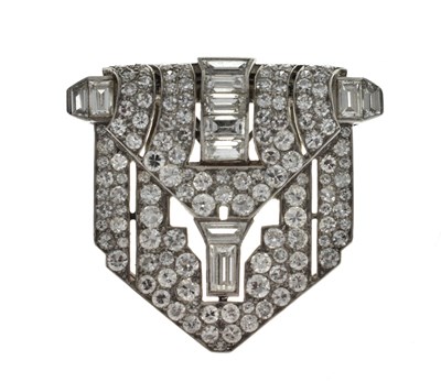 Lot 31 - Art Deco diamond scarf clip