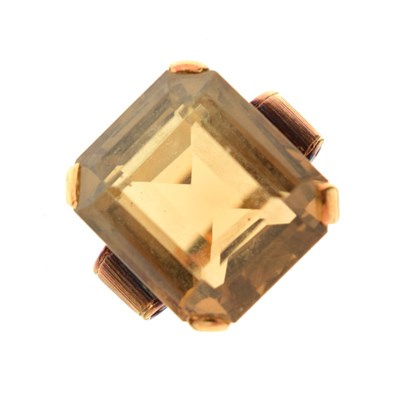 Lot 21 - Citrine 18ct yellow gold ring