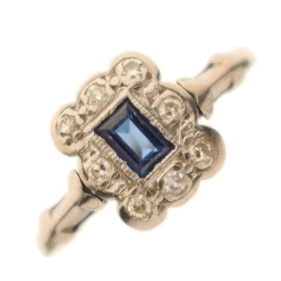 Lot 10 - Art Deco sapphire and diamond cluster ring