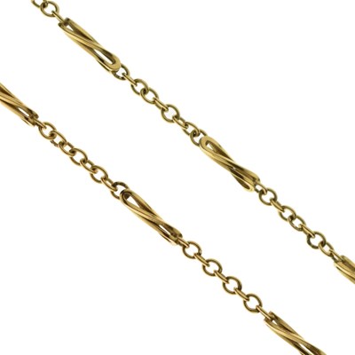 Lot 71 - 18ct yellow gold fancy link chain