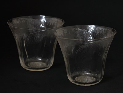 Lot 265 - Attributed to René Lalique (1860-1945) - Pair of 'Pavot' pattern beakers