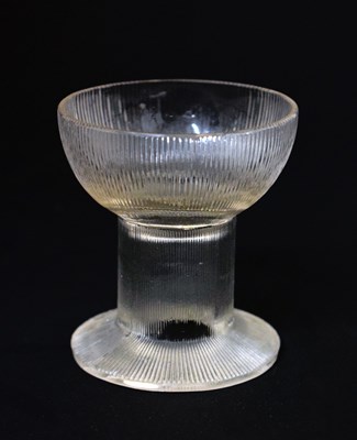 Lot 262 - Lalique 'Wingen' pattern No.6 liqueur glass