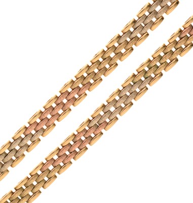 Lot 63 - Italian three-colour 9ct gold necklace