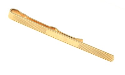 Lot 91 - 9ct gold tie clip