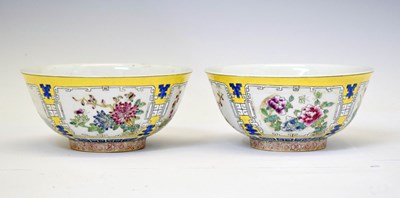 Lot 522 - Pair of yellow ground Chinese bowls