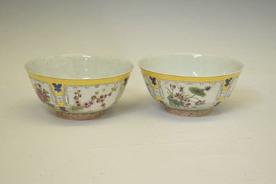 Lot 418 - Pair of yellow ground Chinese bowls