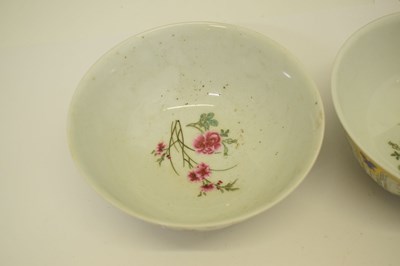 Lot 418 - Pair of yellow ground Chinese bowls
