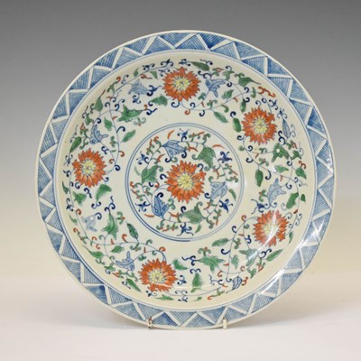 Lot 455 - Chinese porcelain Ming-style dish or shallow bowl