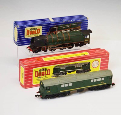 Lot 432 - Hornby Dublo -Two boxed 00 gauge railway trainset locomotives