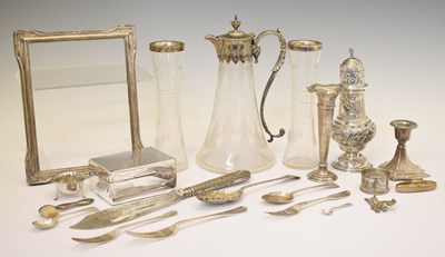 Lot 184 - Assorted silver to include an Edwardian silver sugar shaker