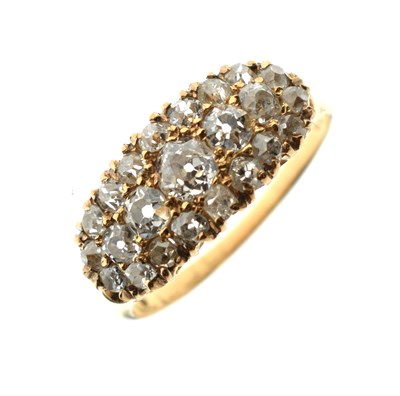 Lot 9 - Late 19th century diamond yellow gold boat head ring