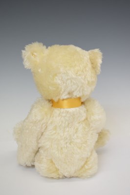 Lot 439 - Steiff - 'British Collector's 2000 Teddy Bear'