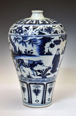 Lot 296 - Large Chinese blue and white porcelain meiping vase