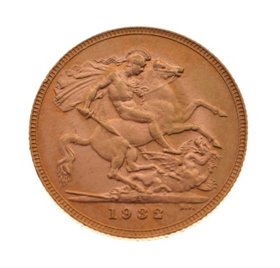 Lot 228 - George V South Africa Mint gold sovereign, 1932