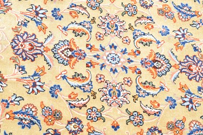Lot 575 - Middle Eastern (Persian) wool rug or carpet