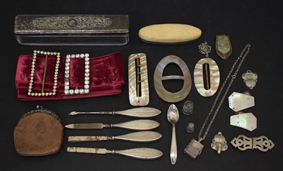 Lot 302 - George V five-piece manicure, silver thimble, mother-of-pearl buckles, etc